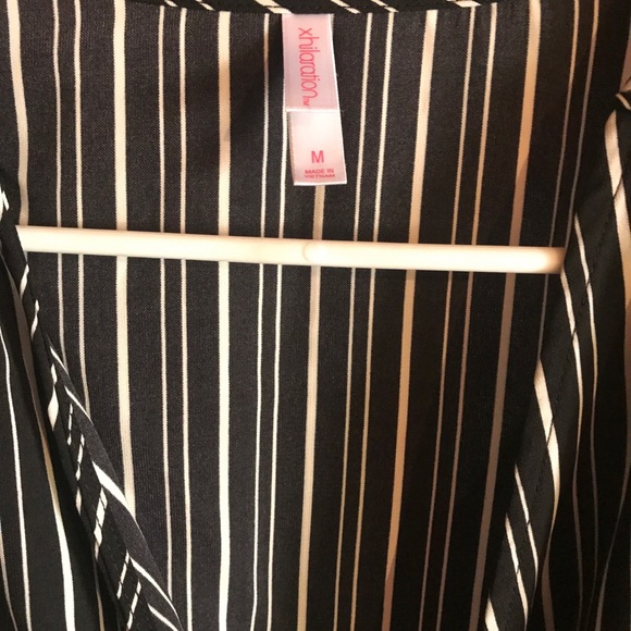 NWT black and white striped wrap top - Picture 2 of 5
